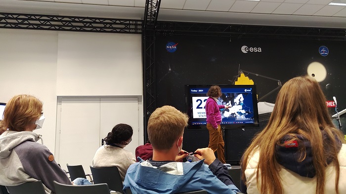 “Satellite Technology” students watching a presentation of Dr. Kirsch