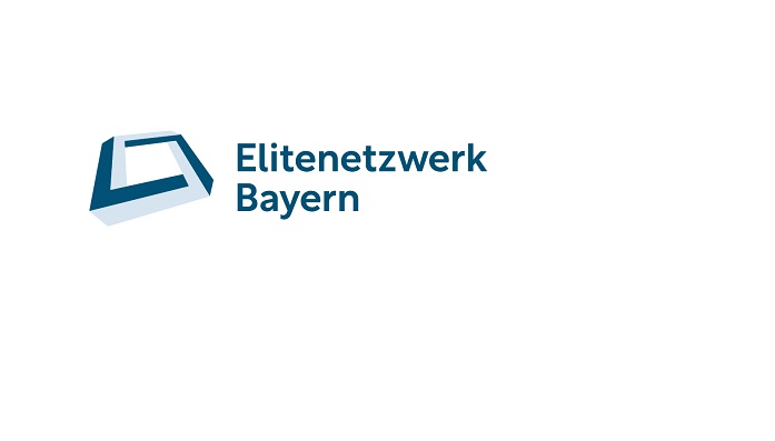 Eine perspektivisch geneigte Raute aus einer hellblauen und einer dunkelblauen Linie, neben dem Schriftzug „Elitenetzwerk Bayern“. 