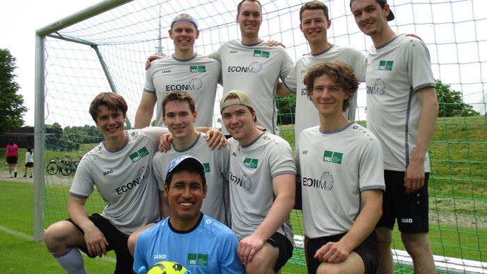 Mannschaftsbilder der Teams beim Elite-Cup 2025