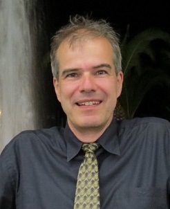 Portrait picture of Prof. Dr. Oliver Reiser 