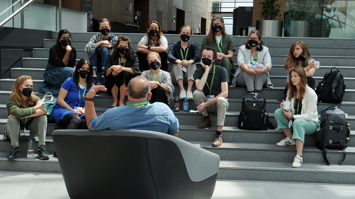 Participants of the University of Bayreuth sitting down with MEP Dr. Antonio Diaz-de-Leon to learn more about the inner workings of IPBES and the ongoing negotiations. 